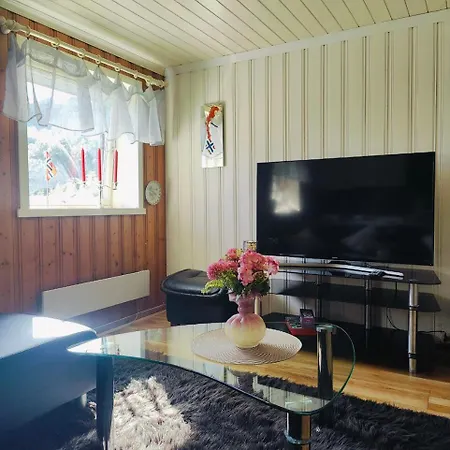 Apartment Separate Floor In A Private House With A Private Entrance *