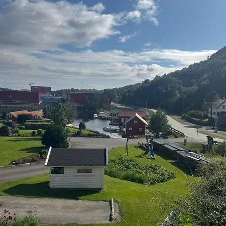 Separate Floor In A Private House With A Private Entrance Egersund